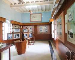 The museum displays the Visual Biography of Mahatama Gandhi in terms of paintings, sculptures, and paintings.